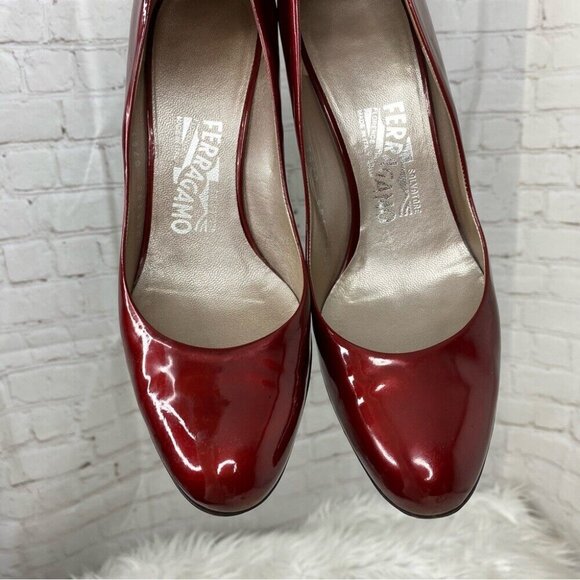 Salvatore Ferragamo Women’s Red Patent Leather Almond‎ Toe Designer Pumps US 8 - Picture 3 of 16